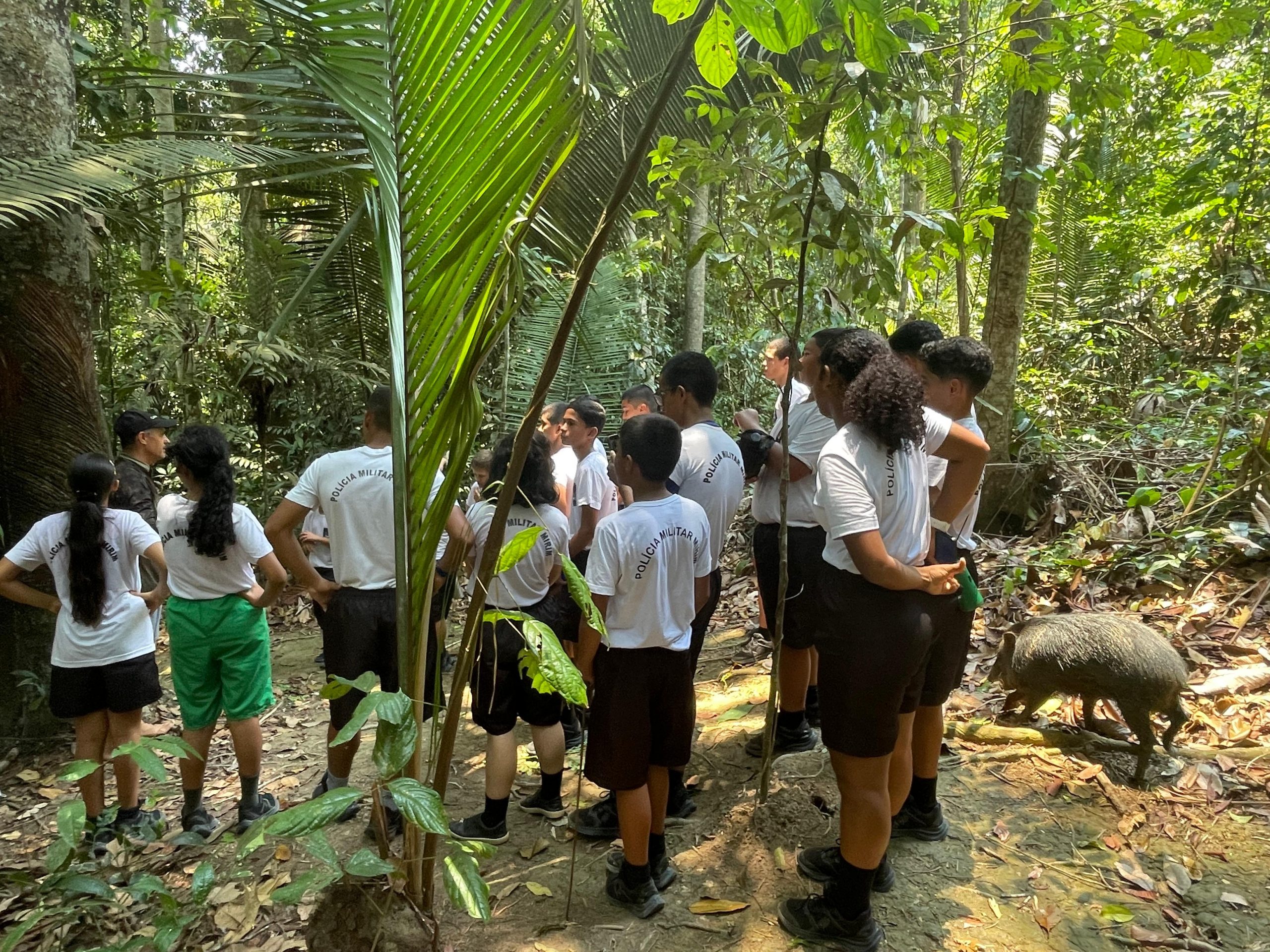 Policiais Militares Mirins Ambientais participam de atividade educativa no Dia das Crianças em Candeias do Jamari