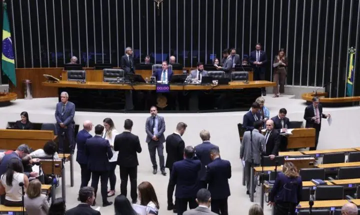 Câmara pode votar nesta quarta medida provisória que zerou taxa para compras internacionais de até 50 dólares