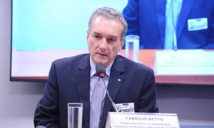 Receita Federal anuncia mudanças no programa de compras no exterior para evitar entrada de produtos irregulares