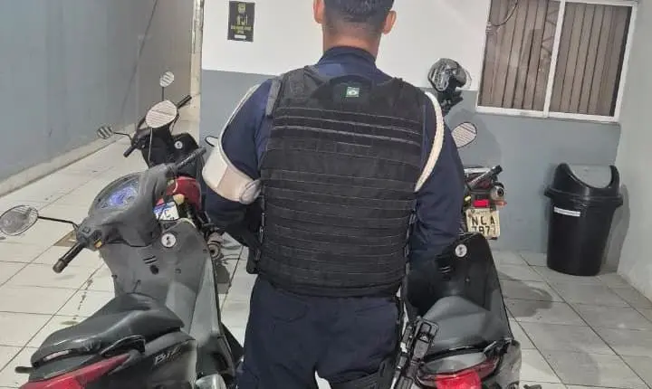 Veículo clonado é apreendido pela Polícia Militar e condutora é presa por receptação e adulteração veicular